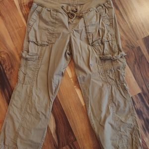 Old navy cargo capri pants